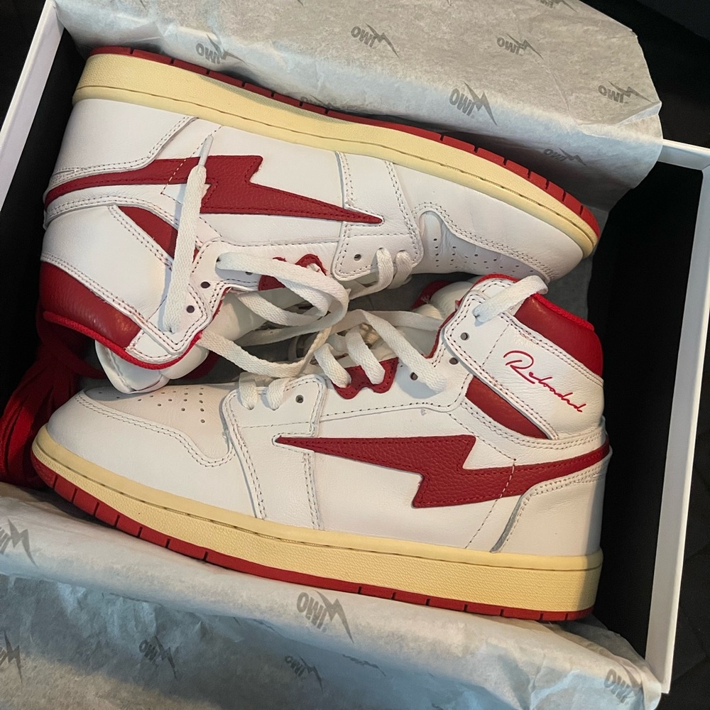 Omi Reloaded Merch Sneakers The Valentines massacre size 10 Worn Well Kept